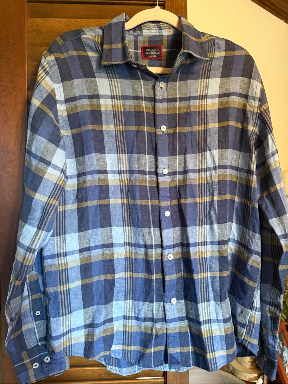 Men’s Untuckit 100% linen blue plaid button down shirt size Medium EUC like new